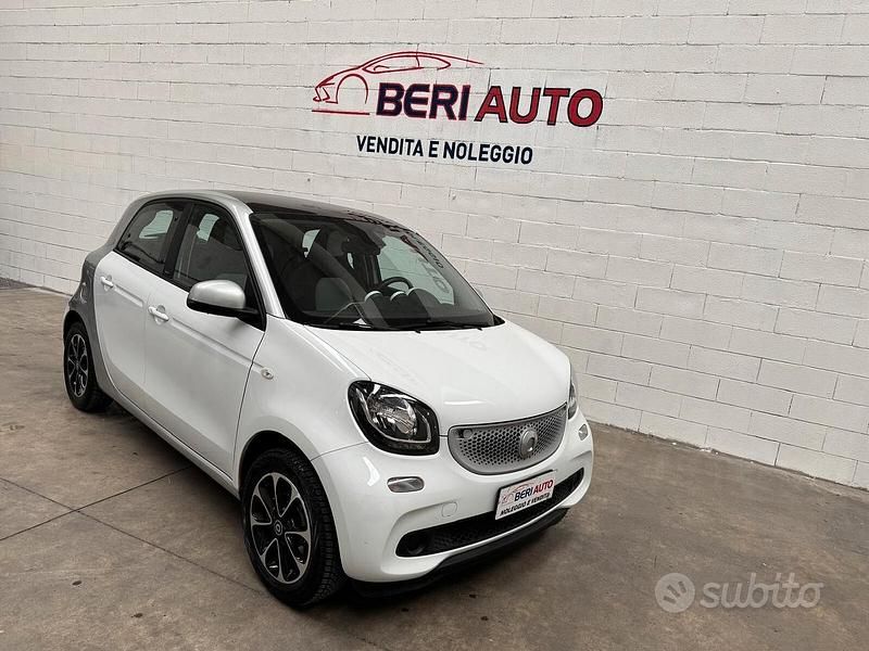 Usata Smart ForFour Prime 70 CV (51 kW) 2015 Bianco Utilitaria