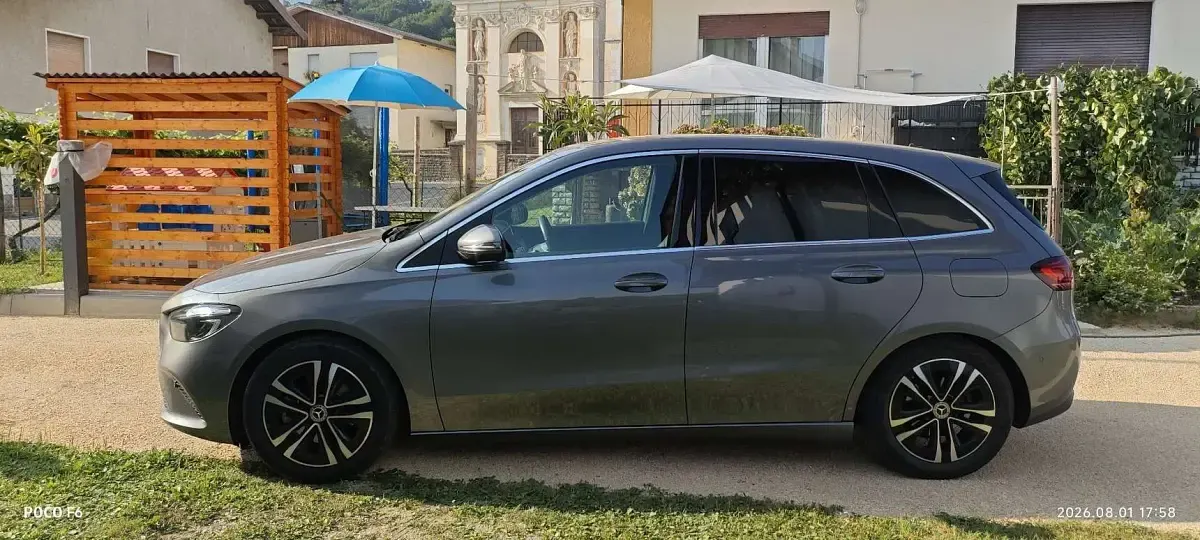 Usata Mercedes B200 150 CV (110 kW) 2023 Grigio Utilitaria