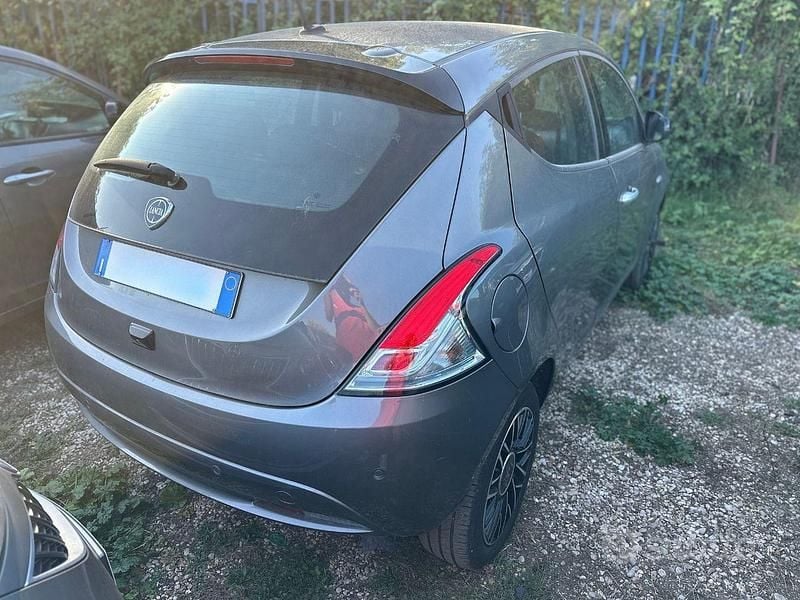Occasion Lancia Ypsilon S 70 PK (51 kW) 2024 Grijs Hatchback