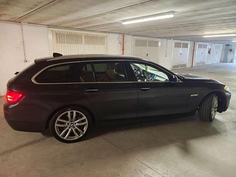 Usata BMW 525 218 CV (160 kW) 2013 Marrone Station wagon