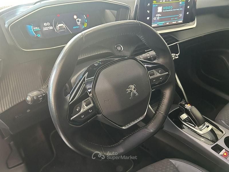 Usata Peugeot e-2008 Allure 56 kW (77 CV) 2020 Arancione SUV