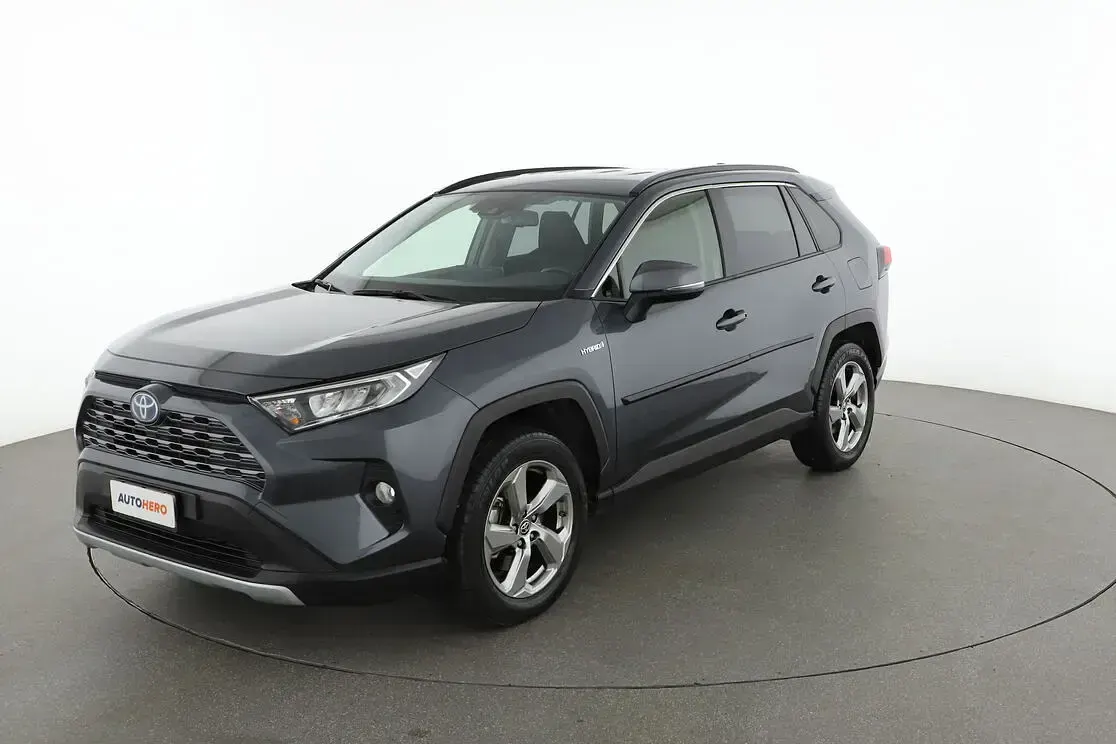 Second-hand Toyota RAV4 Hybrid 218 CP (160 kW) 2021 SUV