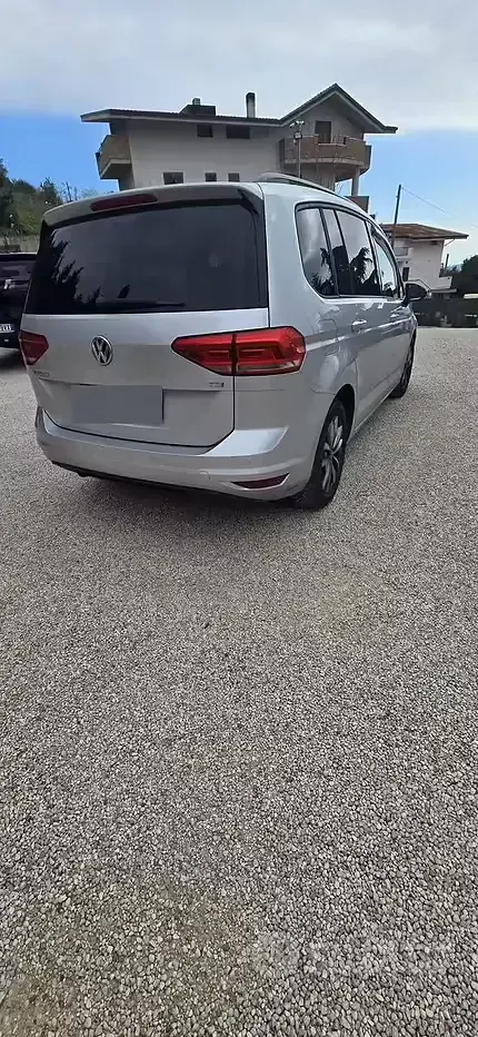 Usata VW Touran 102 CV (75 kW) 2016 Grigio Monovolume