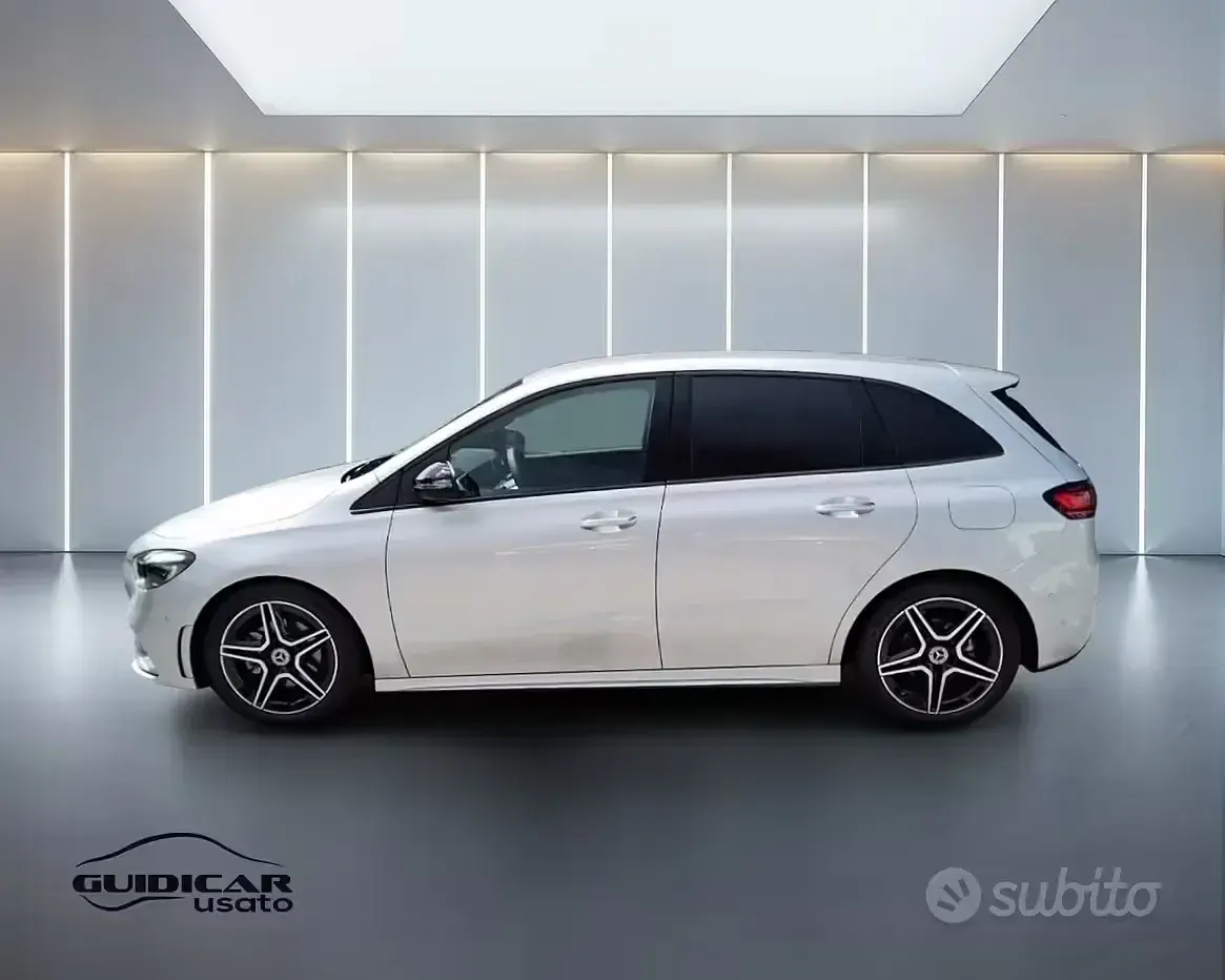 Usata Mercedes B180 AMG line 116 CV (85 kW) 2024 Argento iridio metallizzato Utilitaria