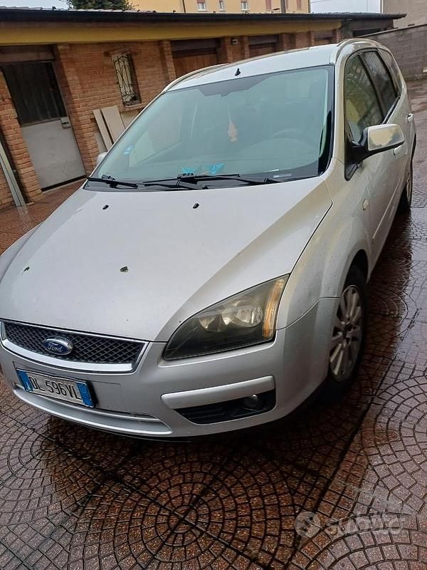 Usata Ford Focus Style 90 CV (66 kW) 2008 Grigio Station wagon