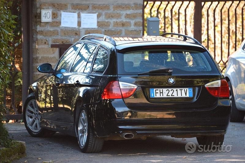Usata BMW 318 143 CV (105 kW) 2007 Nero Station wagon