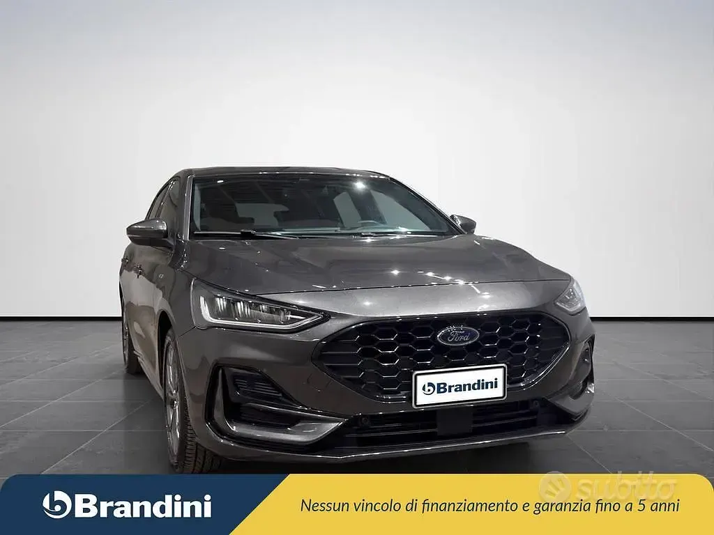 Usata Ford Focus ST-Line 125 CV (91 kW) 2023 Anvil grey Berlina