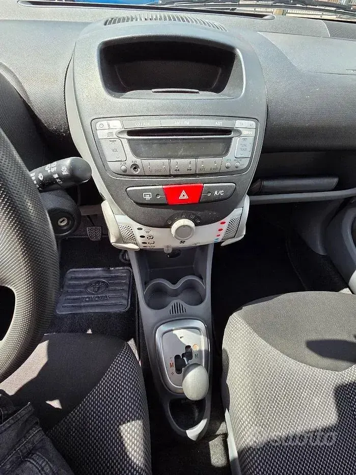 Usata Toyota Aygo 68 CV (50 kW) 2010 Grigio Utilitaria