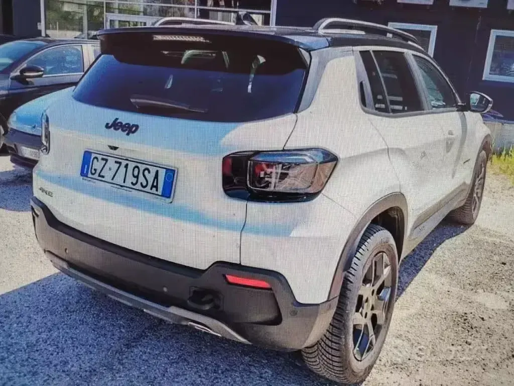 Usata Jeep Avenger Overland 136 CV (100 kW) 2025 Bianco SUV