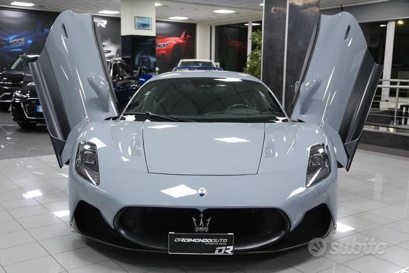 Usata Maserati MC20 630 CV (463 kW) 2023 Grigio incognito Coupé