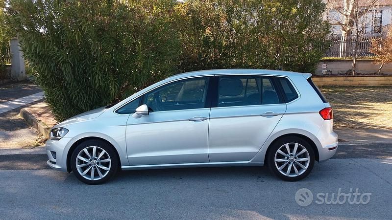 Usata VW Golf Sportsvan 110 CV (80 kW) 2015 Grigio Monovolume