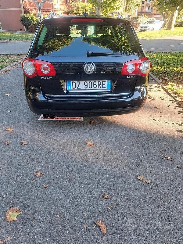 Usata VW Passat 175 CV (128 kW) 2010 Nero Station wagon