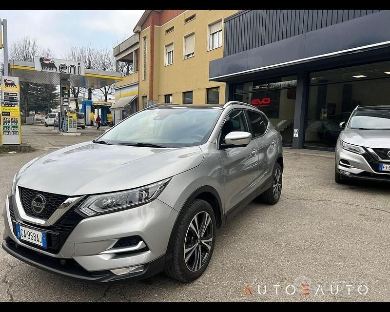 Usata Nissan Qashqai N-Connecta 140 CV (102 kW) 2019 Grigio SUV