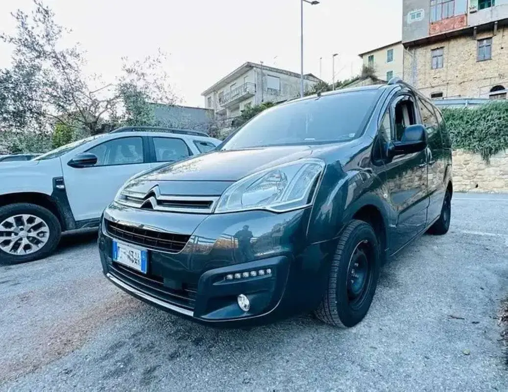 Usata Citroën Berlingo 99 CV (72 kW) 2016 Grigio Monovolume