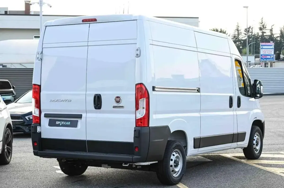 Usata Fiat Ducato 140 CV (102 kW) 2023 Bianco Furgone