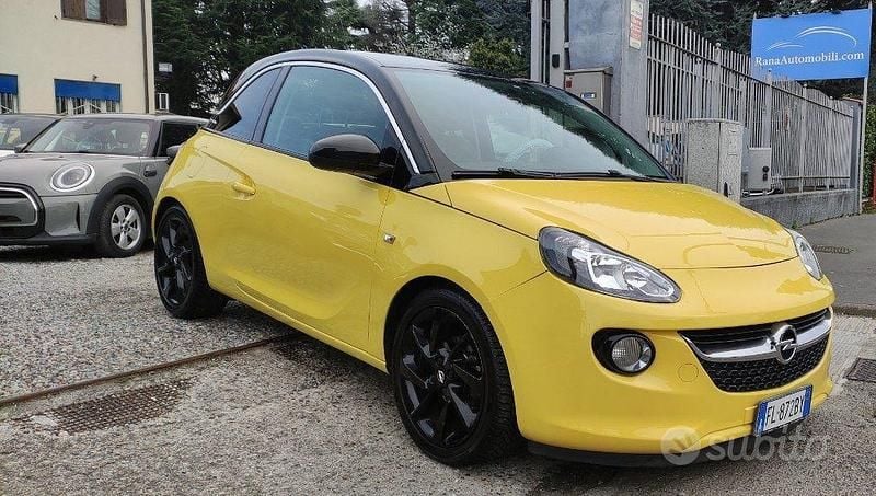 Usata Opel Adam Glam 70 CV (51 kW) 2017 Giallo pastello Utilitaria