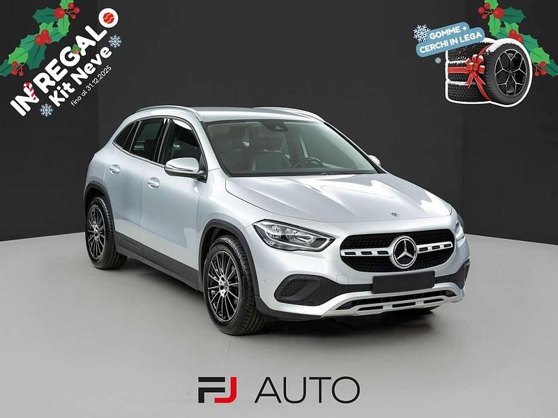 Argento iridio Usata 2021 Mercedes GLA200 SUV | 32.900 € (Buon prezzo) - Immagine 1/4