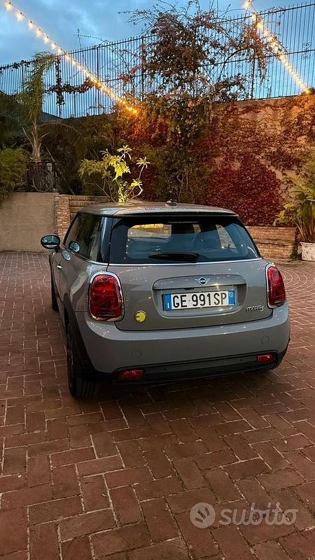Usata Mini Cooper SE 75 kW (102 CV) 2021 Grigio Utilitaria
