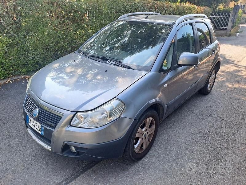 Usata Fiat Sedici Dynamic 120 CV (88 kW) 2008 Grigio SUV
