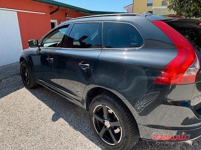 Usata Volvo XC60 150 CV (110 kW) 2016 Grigio SUV