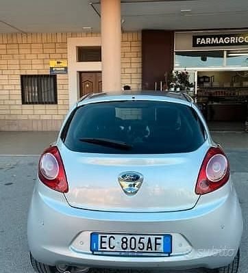Usata Ford Ka 75 CV (55 kW) 2010 Grigio Berlina