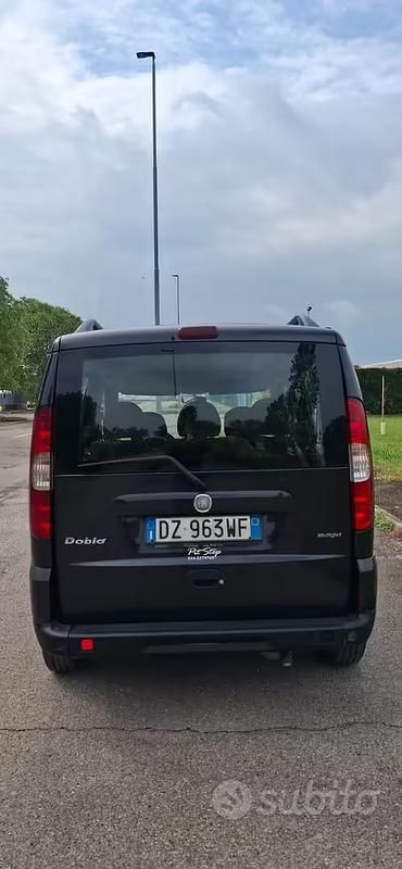 Usata Fiat Doblò 116 CV (85 kW) 2009 Monovolume