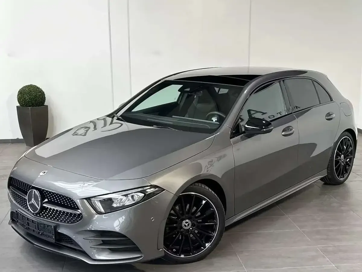 Usata Mercedes A180 Advanced Plus 136 CV (100 kW) 2023 Mountain gray Berlina