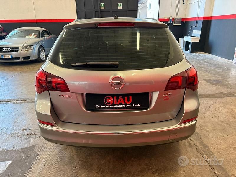 Usata Opel Astra Cosmo 130 CV (95 kW) 2013 Grigio Station wagon