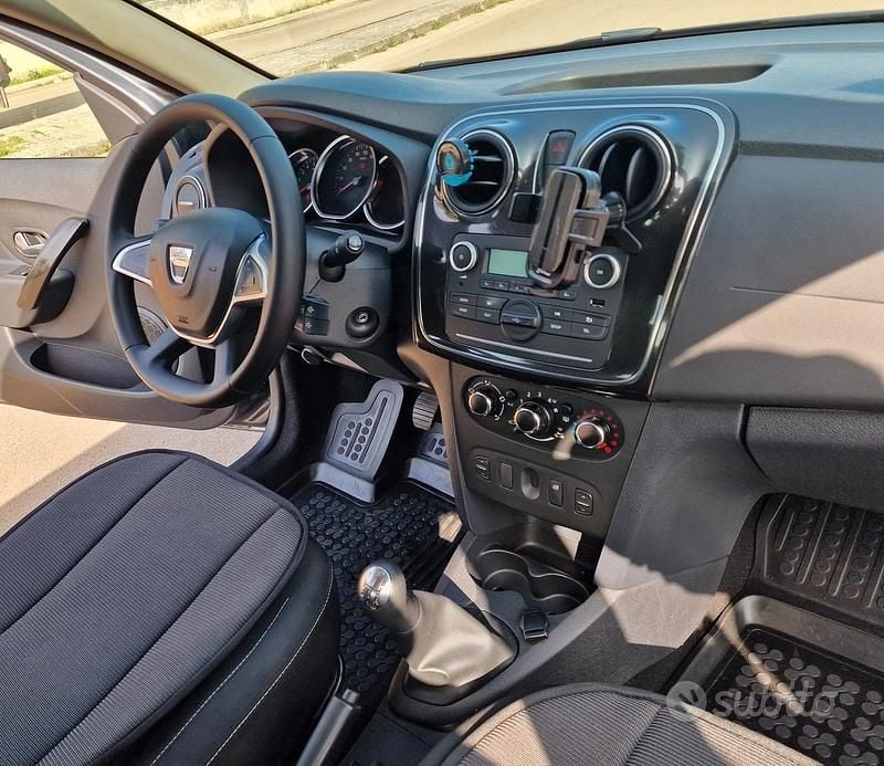 Usata Dacia Sandero 75 CV (55 kW) 2020 Berlina