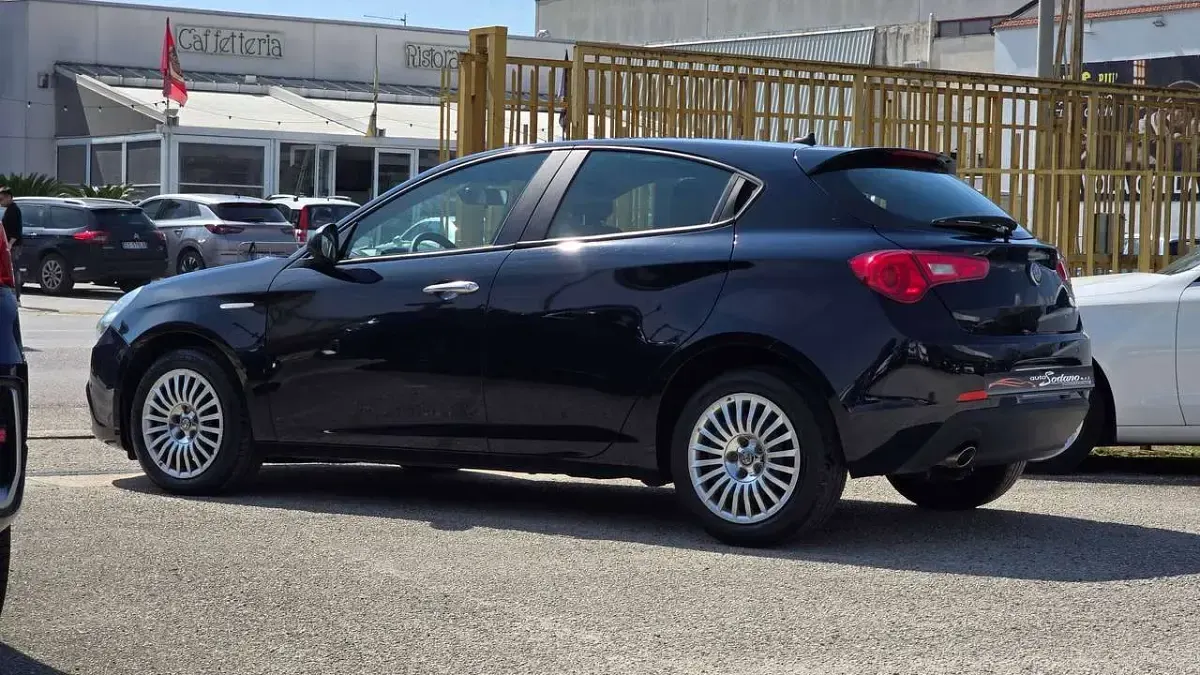 Usata Alfa Romeo Giulietta Business 120 CV (88 kW) 2018 Blu Utilitaria