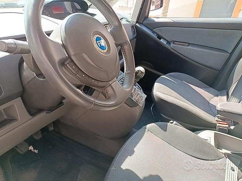 Usata Fiat Idea 95 CV (69 kW) 2006 Grigio Monovolume