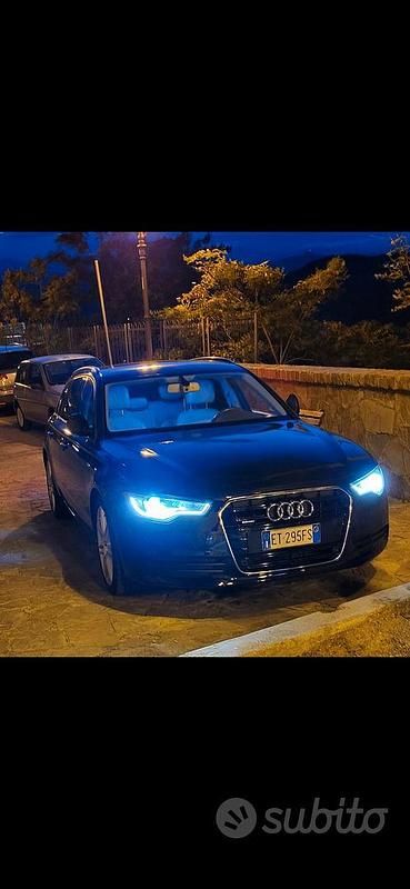 Usata Audi A6 245 CV (180 kW) 2013 Blu Station wagon