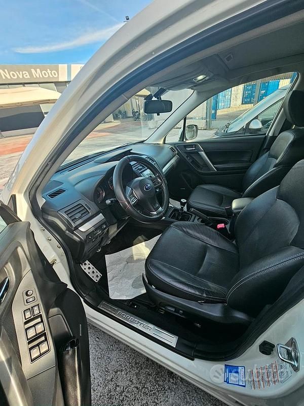 Usata Subaru Forester Comfort 147 CV (108 kW) 2014 Bianco SUV