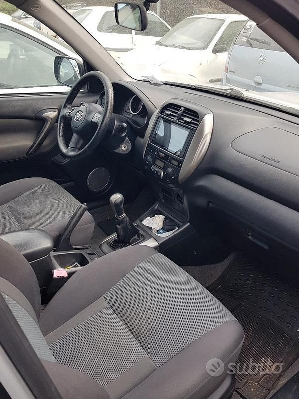Usata Toyota RAV4 2004 Grigio SUV