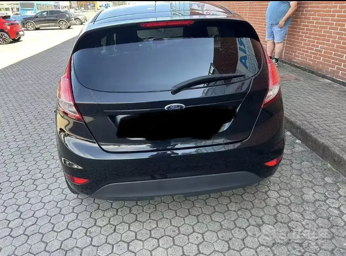 Usata Ford Fiesta Titanium 101 CV (74 kW) 2015 Nero Utilitaria