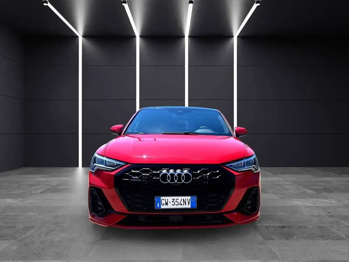 Usata Audi Q3 Sportback S-Line 245 CV (180 kW) 2024 Rosso progressivo metallizzato SUV