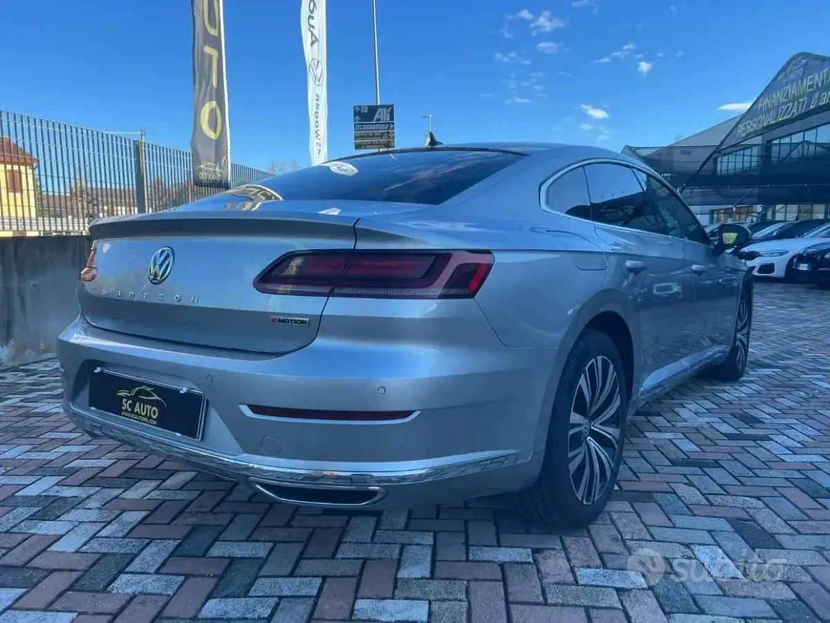 Usata VW Arteon Elegance 190 CV (139 kW) 2019 Grigio Utilitaria