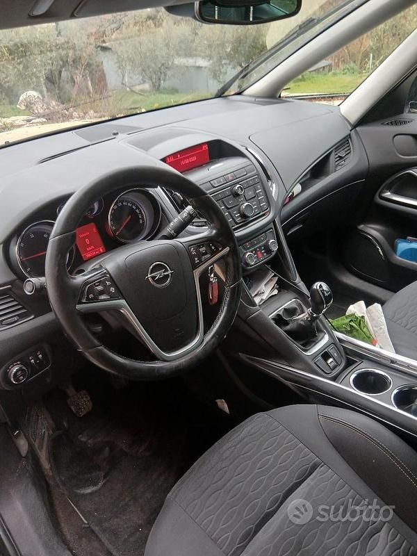 Usata Opel Zafira 136 CV (100 kW) 2012 Marrone Monovolume