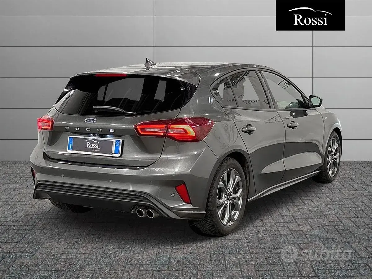 Usata Ford Focus ST 115 CV (84 kW) 2025 Grigio Berlina