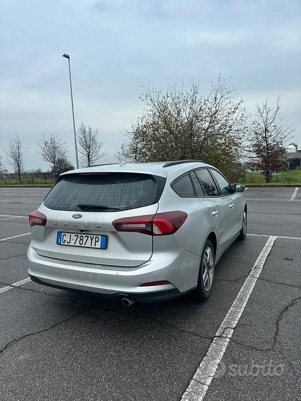 Usata Ford Focus 120 CV (88 kW) 2022 Grigio Station wagon