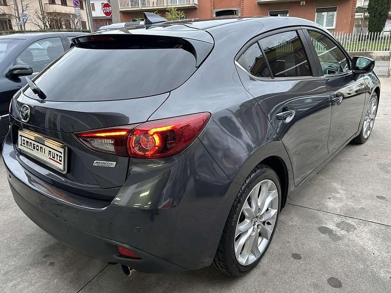 Usata Mazda 3 Exceed 105 CV (77 kW) 2017 Grigio scuro metallizzato Berlina