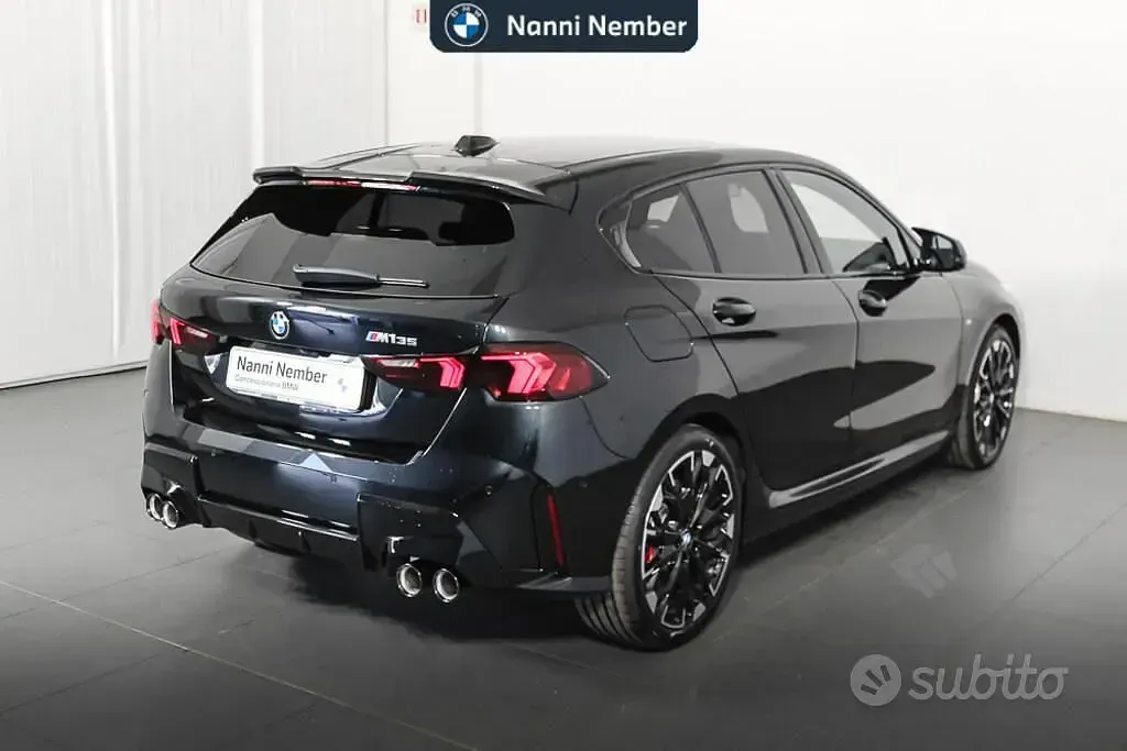 Nuova BMW M135 M Sport 300 CV (220 kW) 2026 Nero Utilitaria