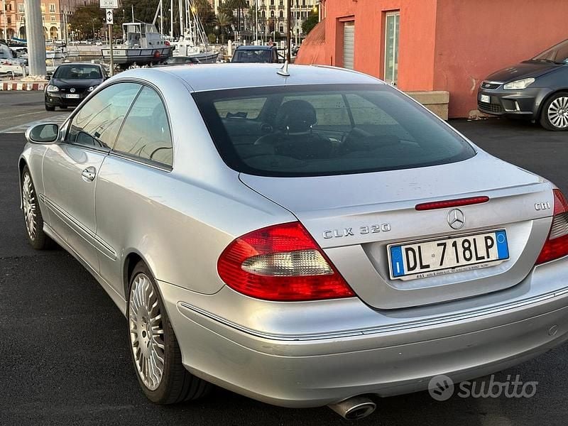 Usata Mercedes CLK320 Avantgarde 224 CV (164 kW) 2007 Grigio Coupé