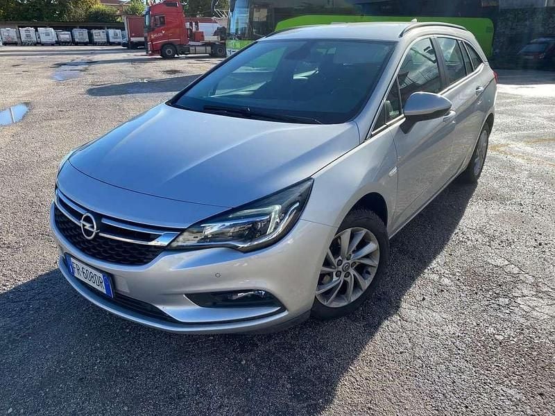 Usata Opel Astra Business 110 CV (80 kW) 2018 Grigio Station wagon