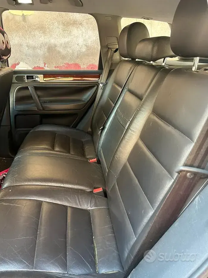 Usata VW Touareg 174 CV (127 kW) 2004 Nero SUV