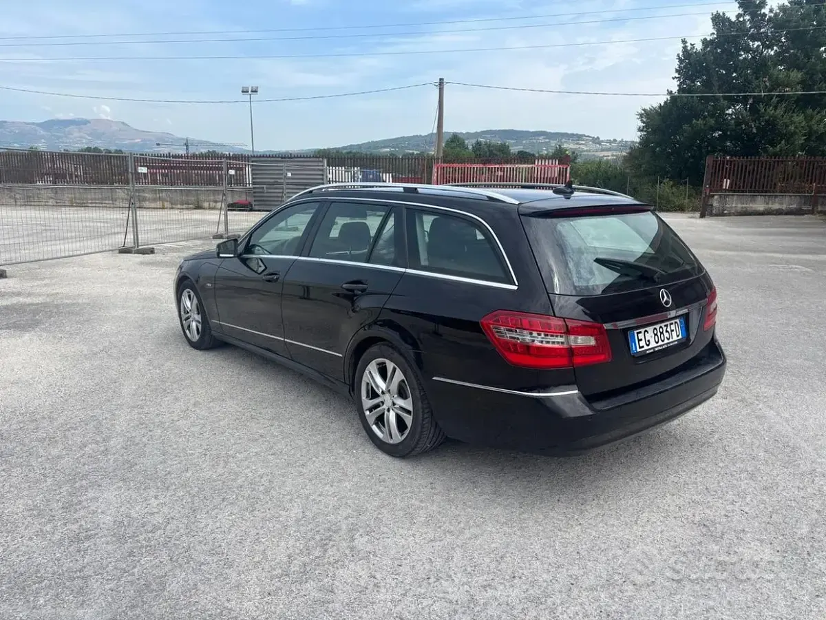 Usata Mercedes E220 Avantgarde 170 CV (125 kW) 2011 Nero Station wagon