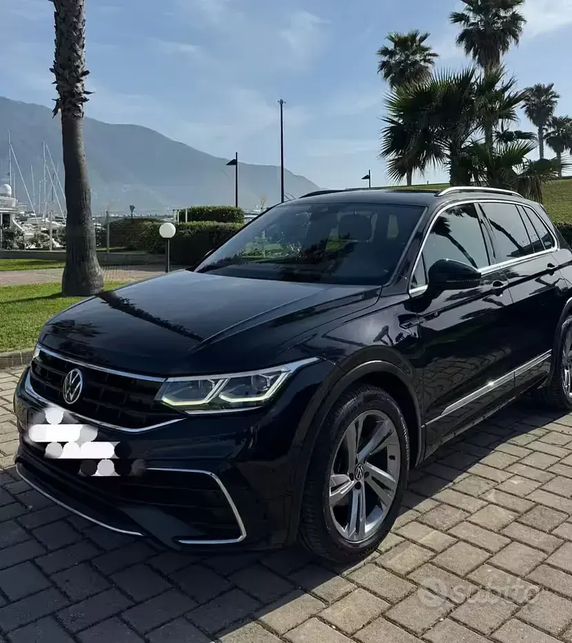 Usata VW Tiguan R-line 150 CV (110 kW) 2023 Nero SUV