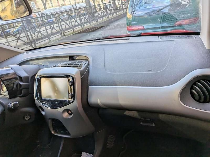 Usata Toyota Aygo 69 CV (50 kW) 2015 Rosso Utilitaria