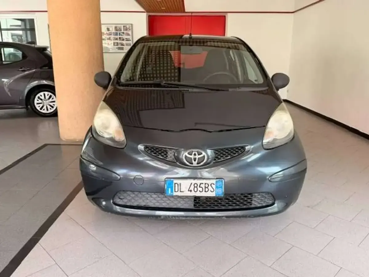 Usata Toyota Aygo 68 CV (50 kW) 2007 Blu/azzurro Utilitaria