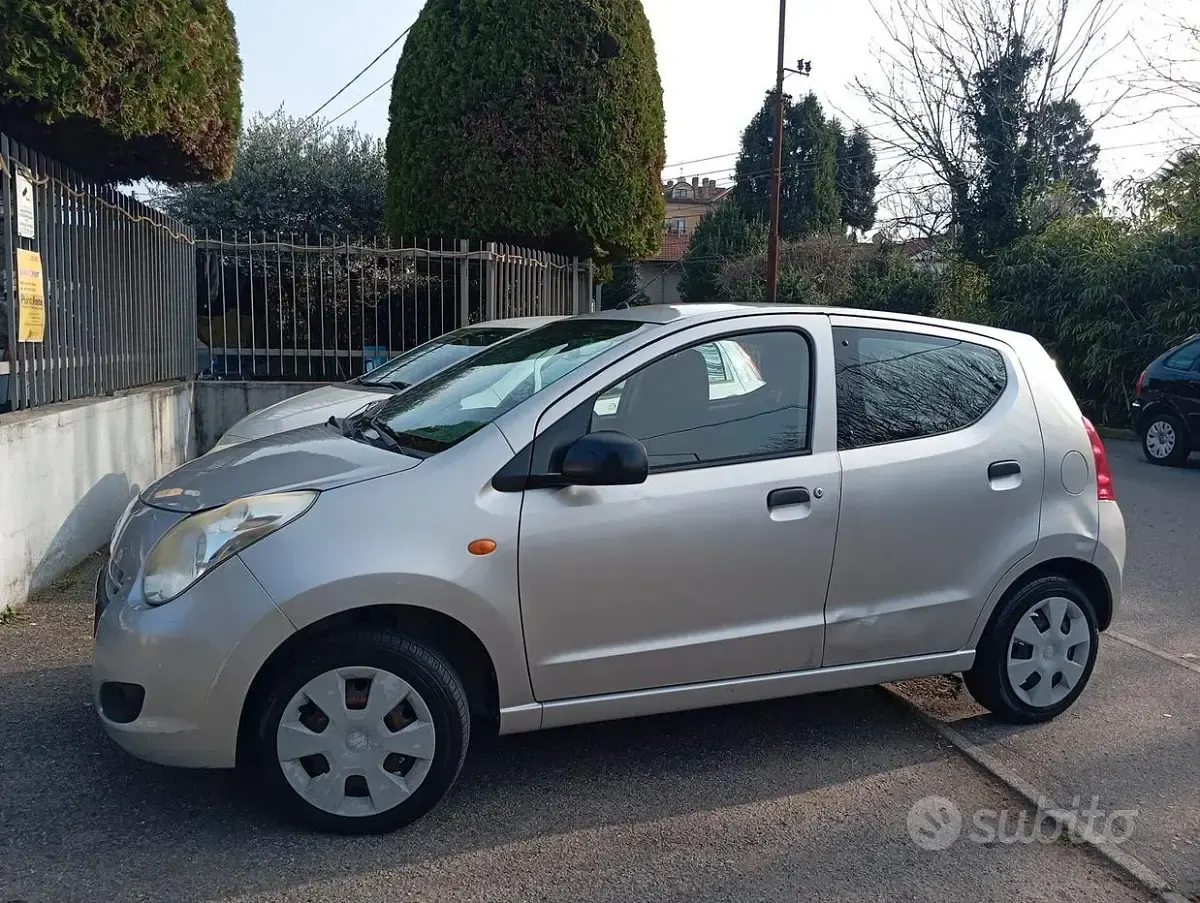 Second-hand Suzuki Alto 68 CP (50 kW) 2012 Gri Hatchback